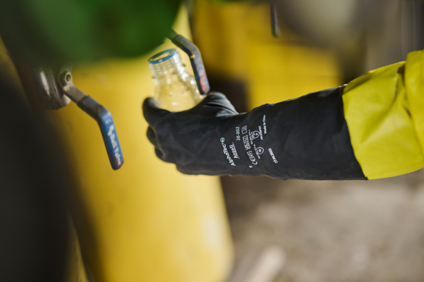 AlphaTec® 38-002